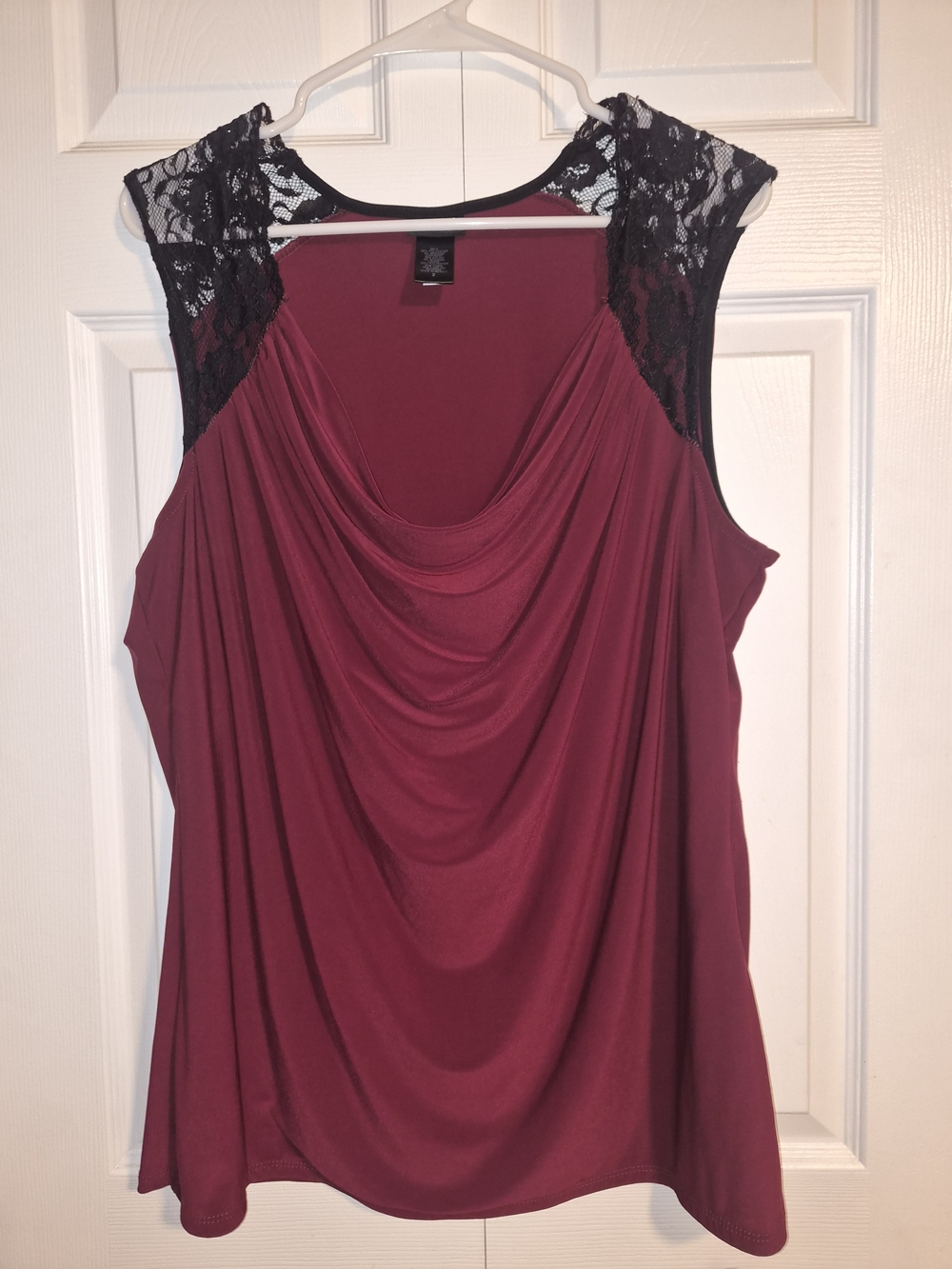 Torrid Size 2 Burgundy Sleeveless Tank with Black Lace